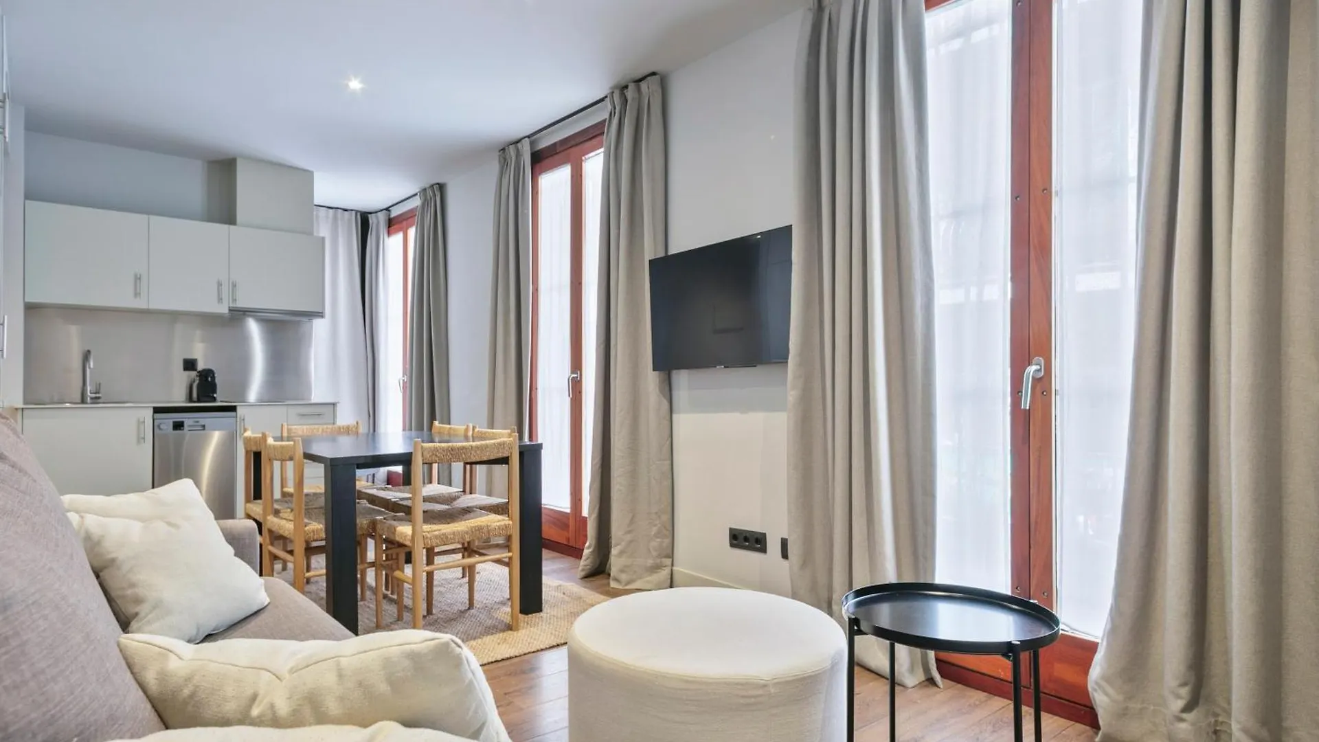 Uma Suites Barceloneta Beach 0*, Βαρκελώνη Ισπανία