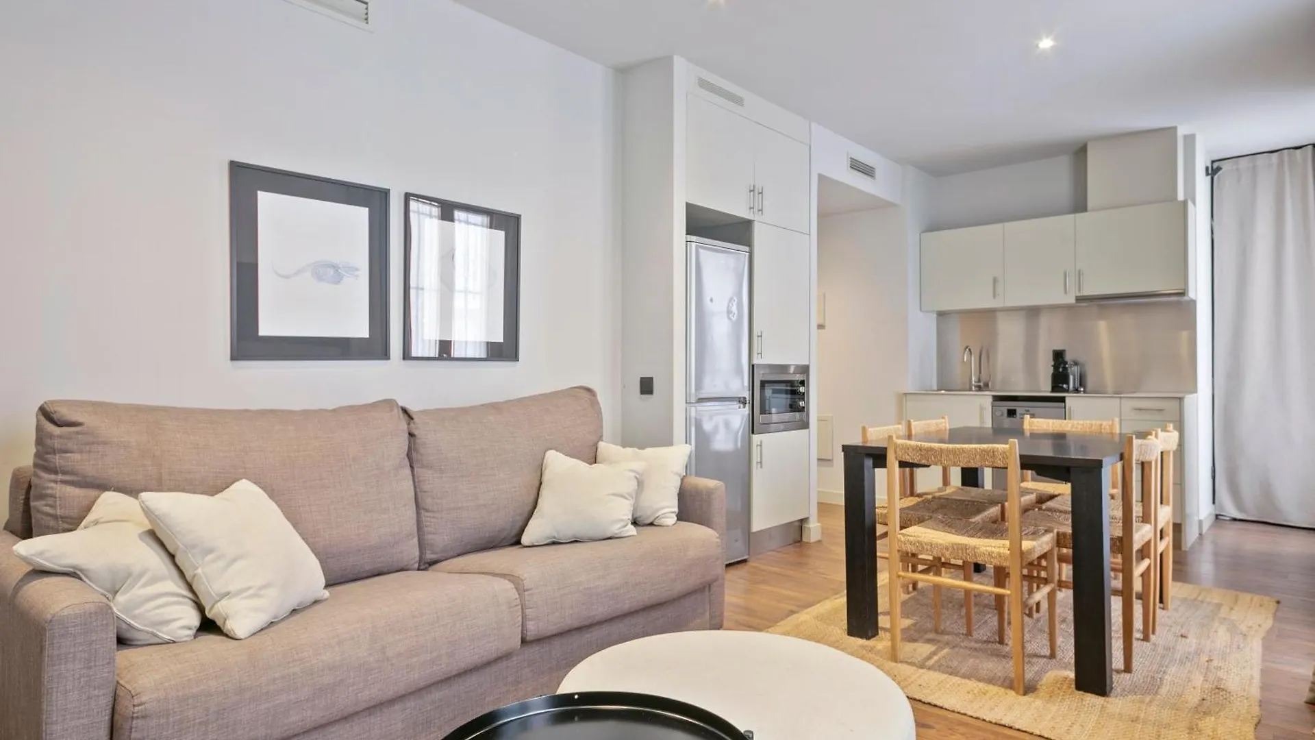 Uma Suites Barceloneta Beach