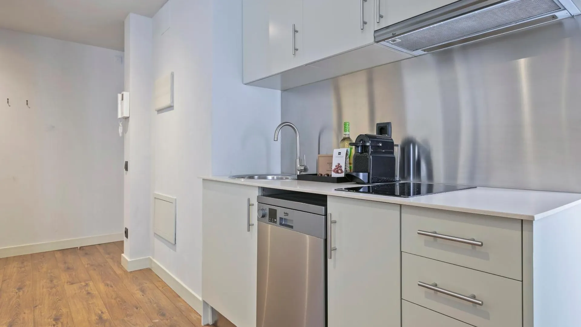 Uma Suites Barceloneta Beach 0*, Βαρκελώνη Ισπανία